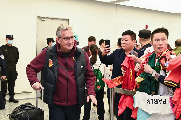  蘇媒：國足仍有爭第二希望，但真的不能再“守”下去了